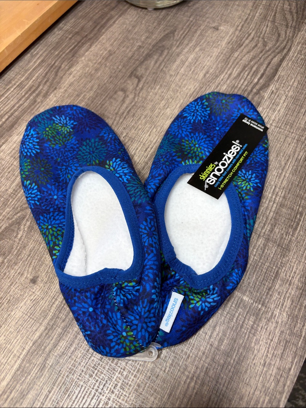 🍍5 for $30🍍 Skinnies by Snoozies Women Blue Foot Covers with Non-Skid Soles